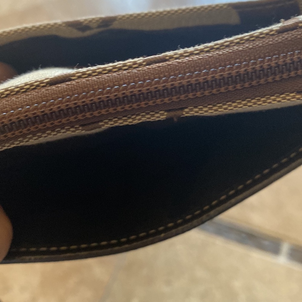 Coach (authentic) crossbody travel bag - Picture 5 of 7
